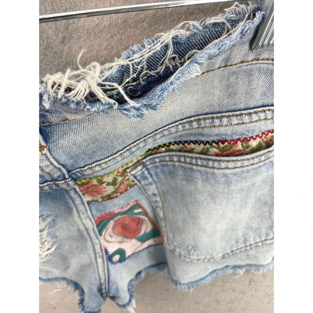 BDG Denim Shorts Women 26 Light Wash Distressed Embroidered Patch Boho Cutoffs